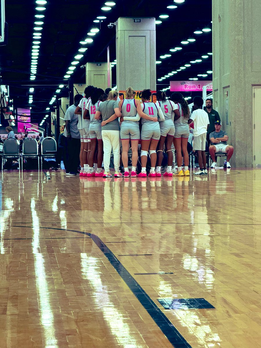 Rise Up Sports Media (@riseupsports1) on Twitter photo The way East Coast United Richardson E40 rallied around a teammate who went down with an injury is what sports are all about❤️ <a href="/ECunitedbball/">eastcoastunited</a>
Prayers up to the injured player!! The way East Coast United Richardson E40 rallied around a teammate who went down with an injury is what sports are all about❤️ <a href="/ECunitedbball/">eastcoastunited</a>
Prayers up to the injured player!!