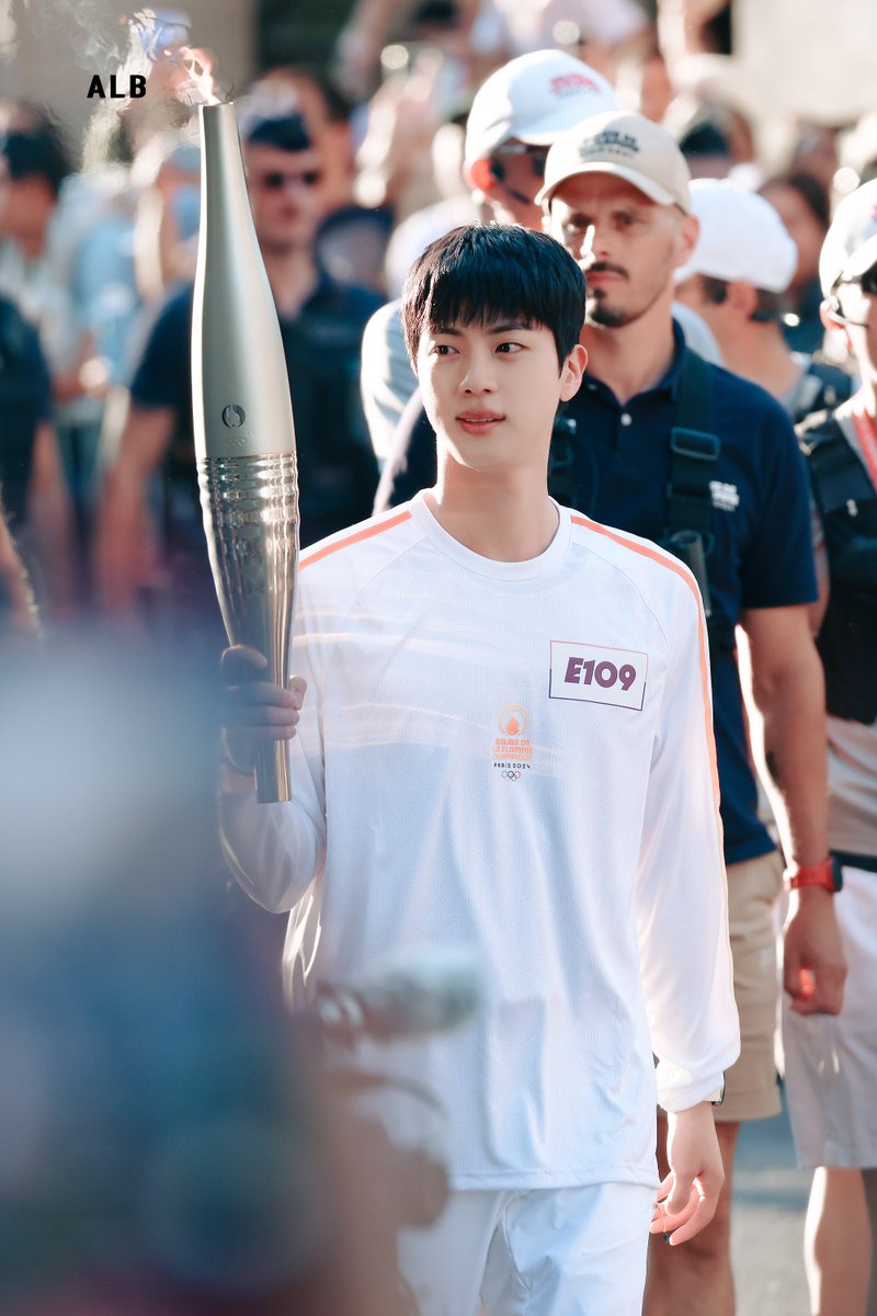 240714 HD 

#방탄소년단진 #김석진 #석진 #진 #BTSJIN #JIN <a href="/BTS_twt/">방탄소년단</a>