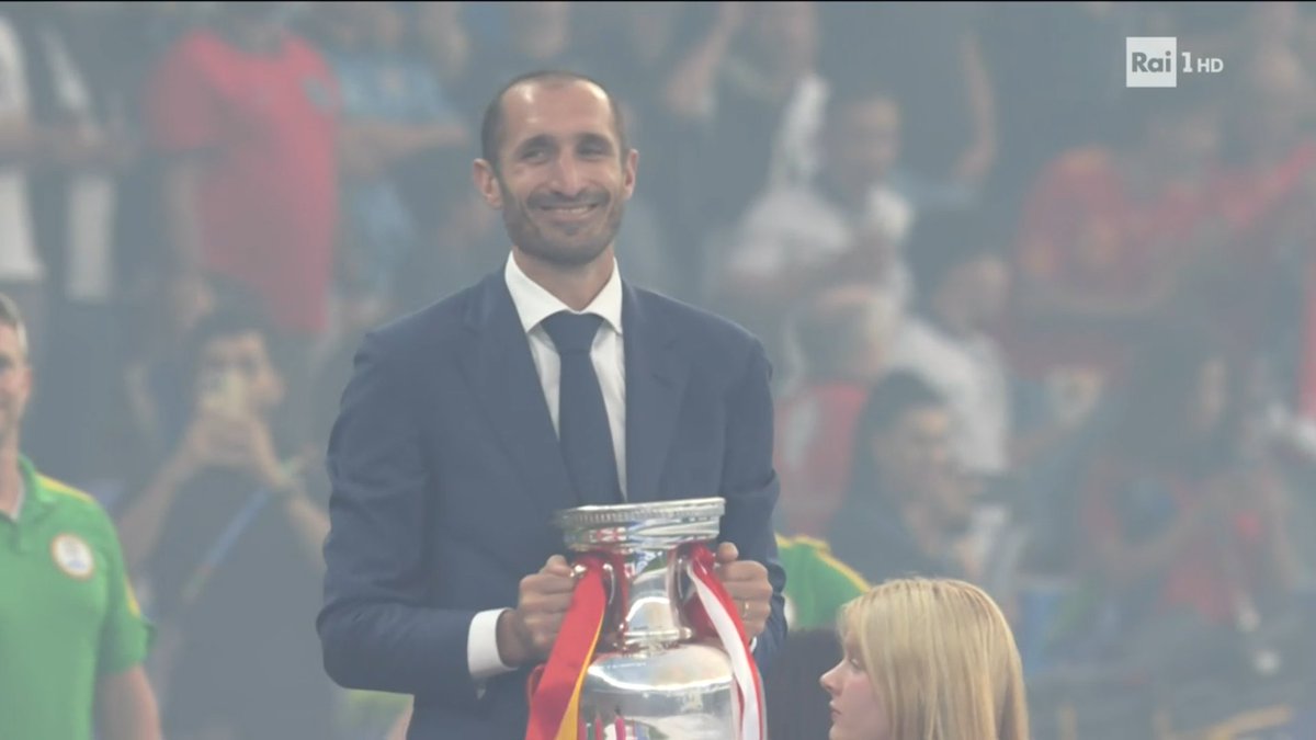 M4rkPhilips's tweet image. I fischi a Chiellini mentre porta la coppa

Ancora non gli è passata agli Inglesi 🏴󠁧󠁢󠁥󠁮󠁧󠁿

Forza Spagna 🇪🇸