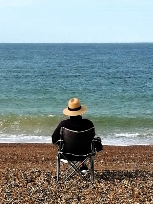 hullsaddler's tweet photo. #AlphabetChallenge #WeekBforBlue
'He is there in all his shades of blue...'
Poem in the reply https://t.co/mHznKkcnK4