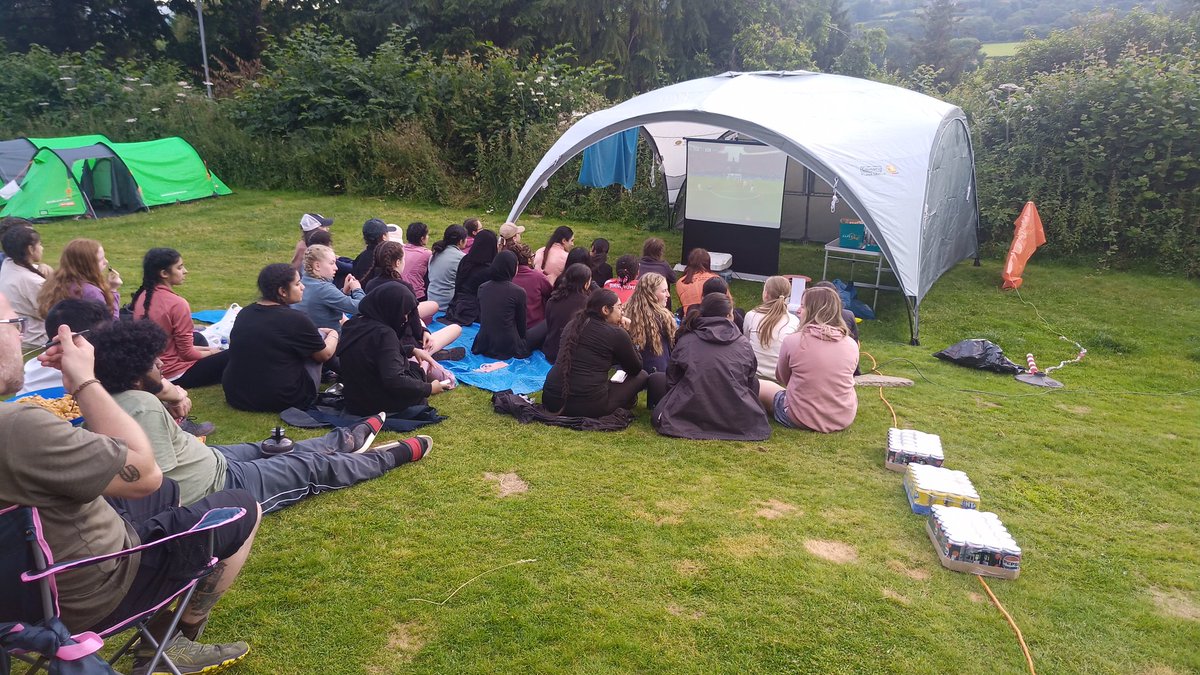QMHSDofE's tweet photo. Come on England. #dofe QMHS Silver and Gold 2024 practice. https://t.co/L4S0yaPJOY