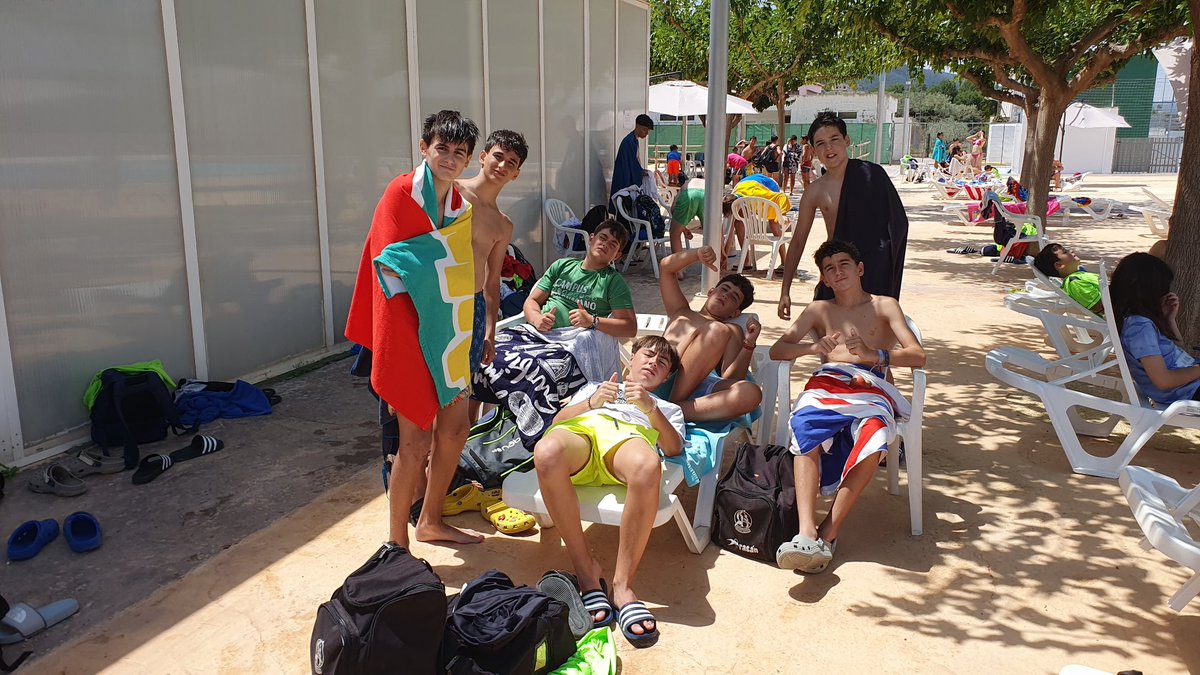 campusenguera's tweet photo. Seguimos con más fotos de esta fantástica semana de #balonmano y convivencia. Momentazos refrescantes en la piscina de Enguera 🏊‍♂️🏊‍♀️ #CampusEnguera2024 https://t.co/RmAVXoUYoy