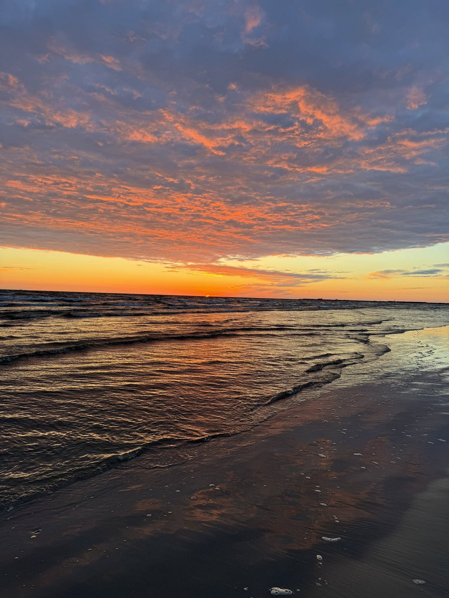 Svētdienas vakaru burvība, dzīvojot Liepājā💛🫶