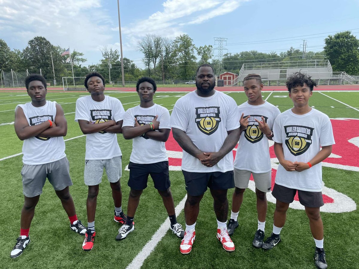 JUSTmick01's tweet photo. Had a great time with @khalenNOTkaylen  hosting a camp at parkway central high school ran a 4.8 40 yards dash  

#football #cfb25 #camp #recruit #PCH #saints https://t.co/FCDHOV5ERD