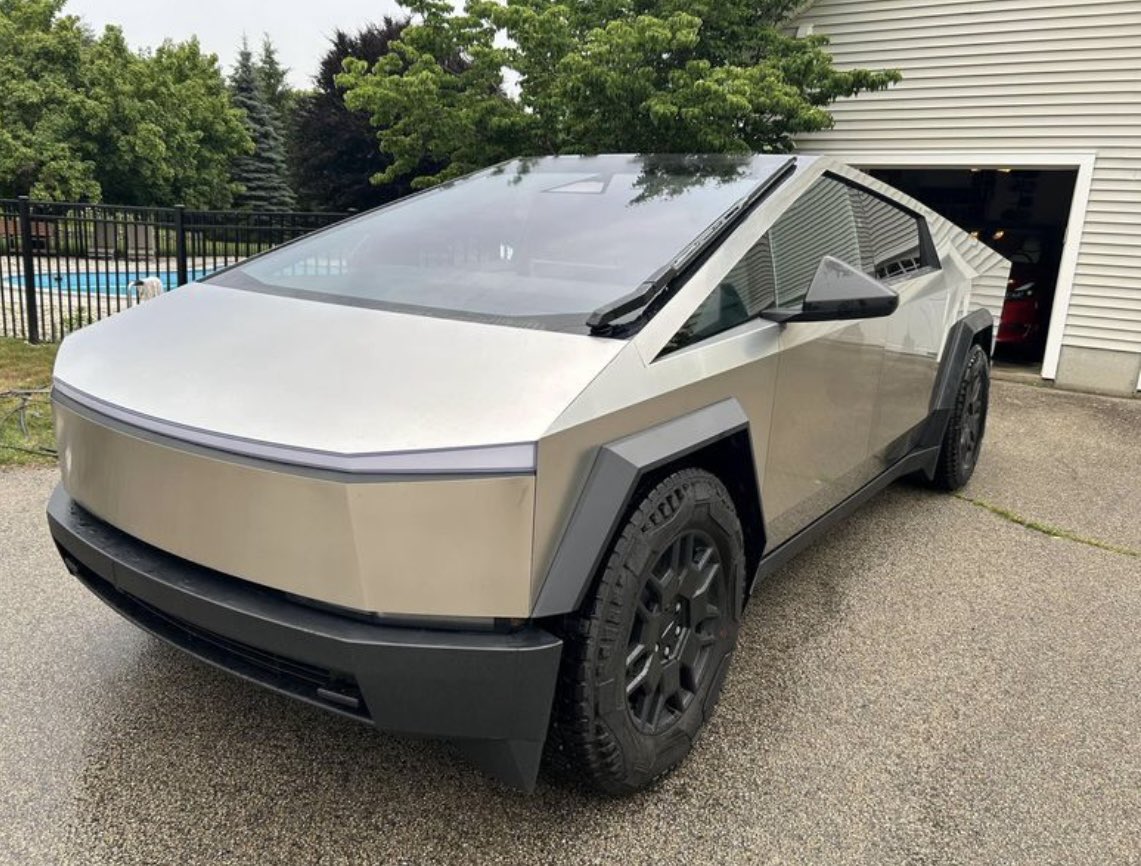 Cybertruck Group tweet media