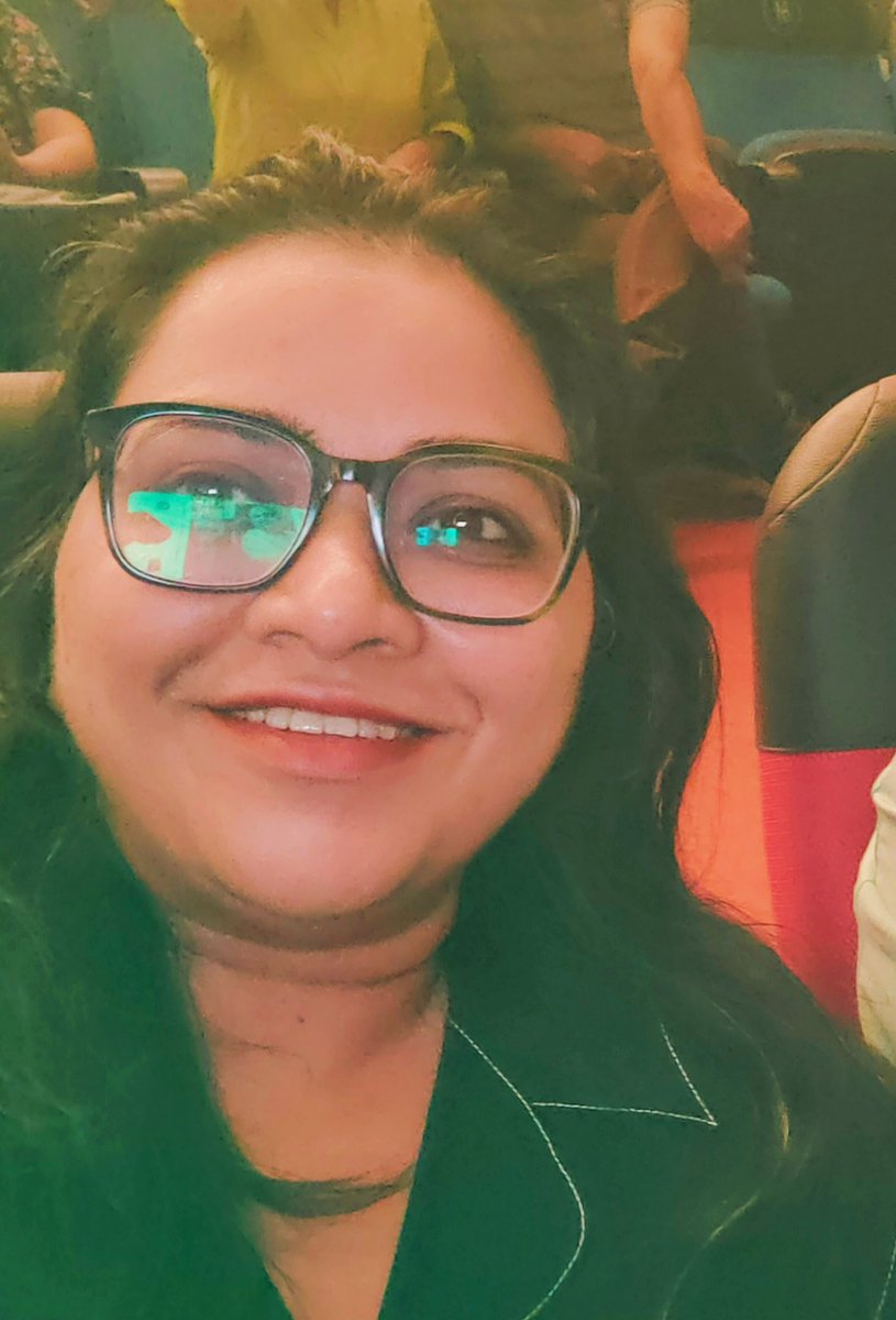 nehabindlish's tweet photo. I wore my @negacfashion Meow Meow Black Pocket Shirt to the play and I got quite a few compliments too. I looked pretty and I felt really comfortable too. Glad that I bought this. It's wonderful 👍 
#Noeulnuttarat #LaPrincedeChat #MagentaBoy https://t.co/DHAPPVeeCC