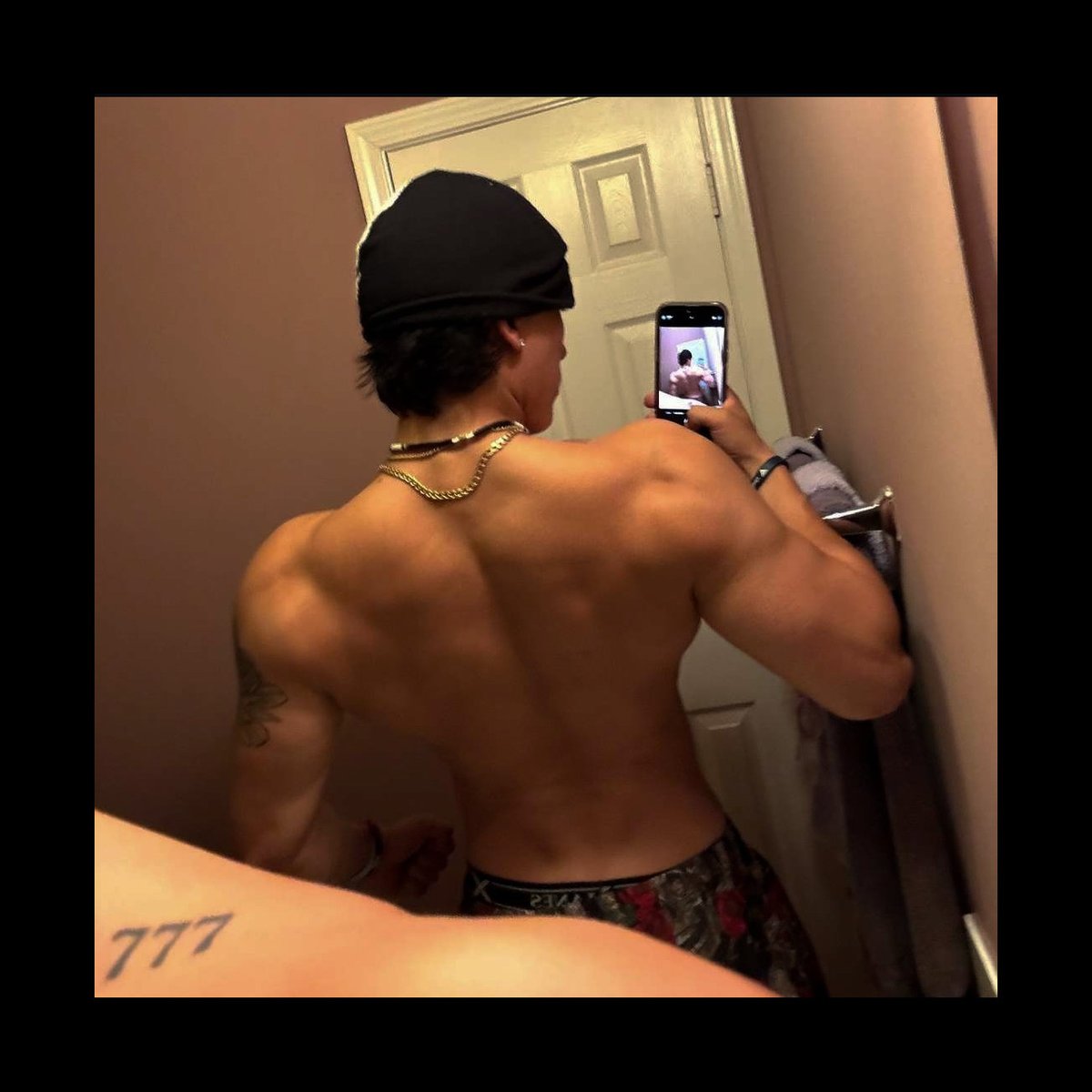 ᴠᴀʟᴇʀɪᴏ tweet media