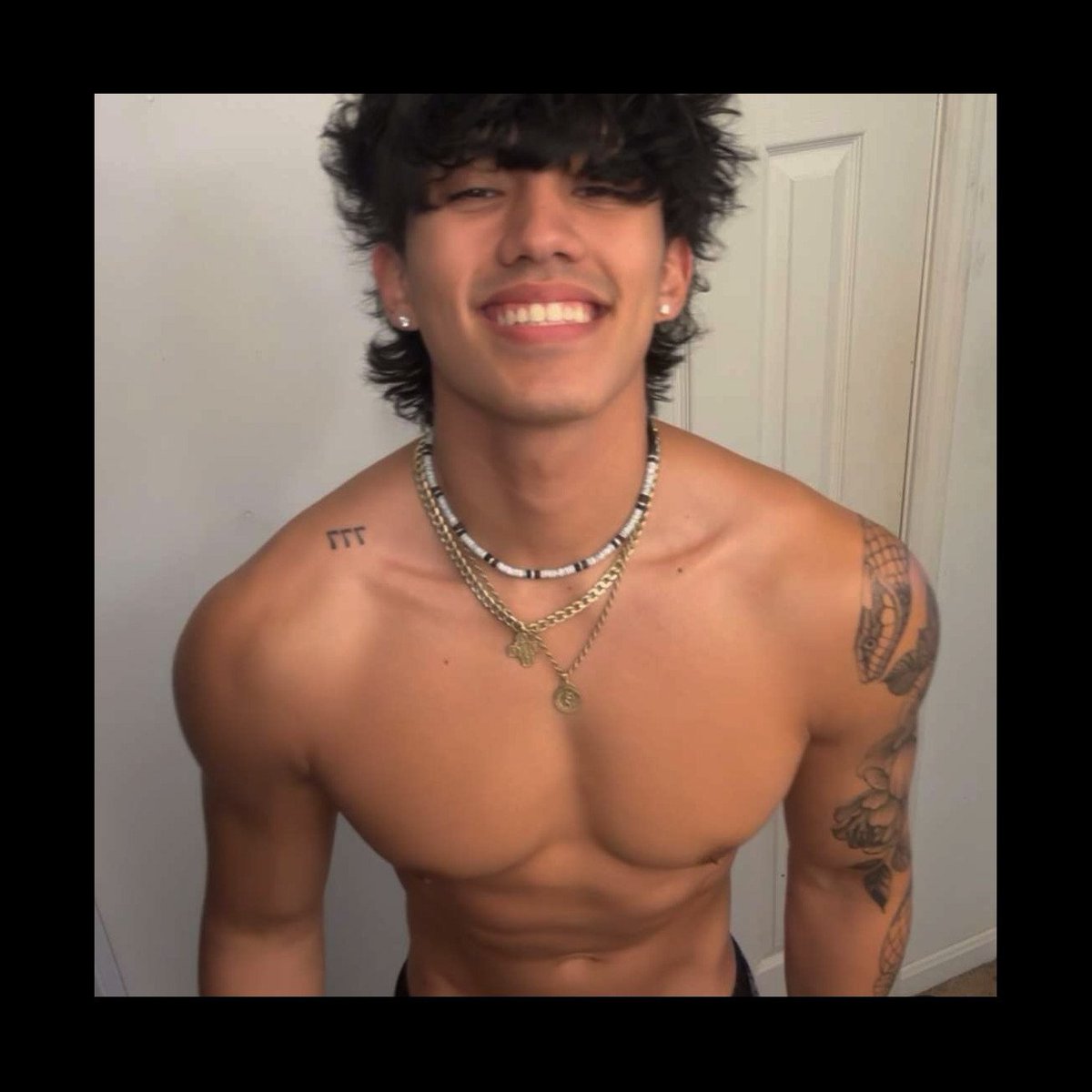 ᴠᴀʟᴇʀɪᴏ tweet media