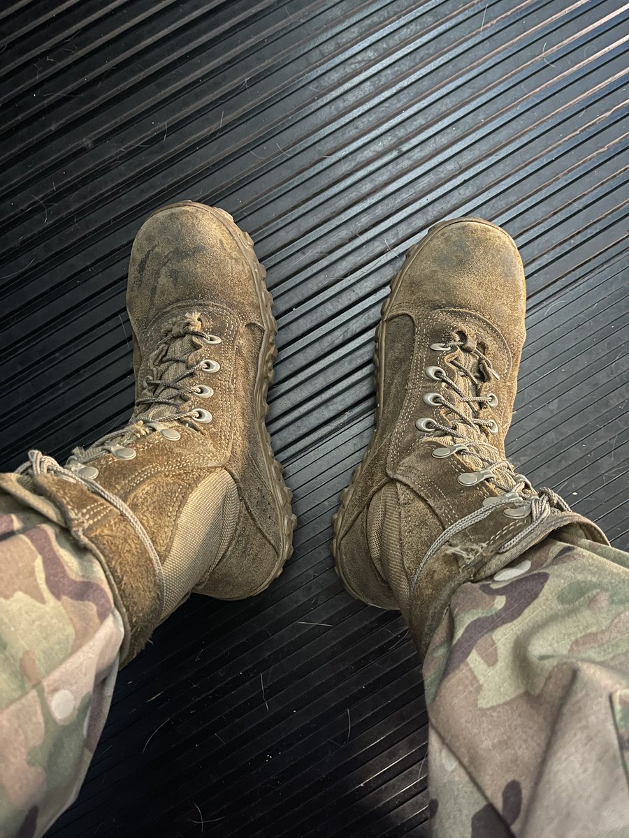 Got some fans that have been wanting to see my heavily worn Rocky S2V steel toe boots on my sim rig. Doing some live driving today on Only Fans.