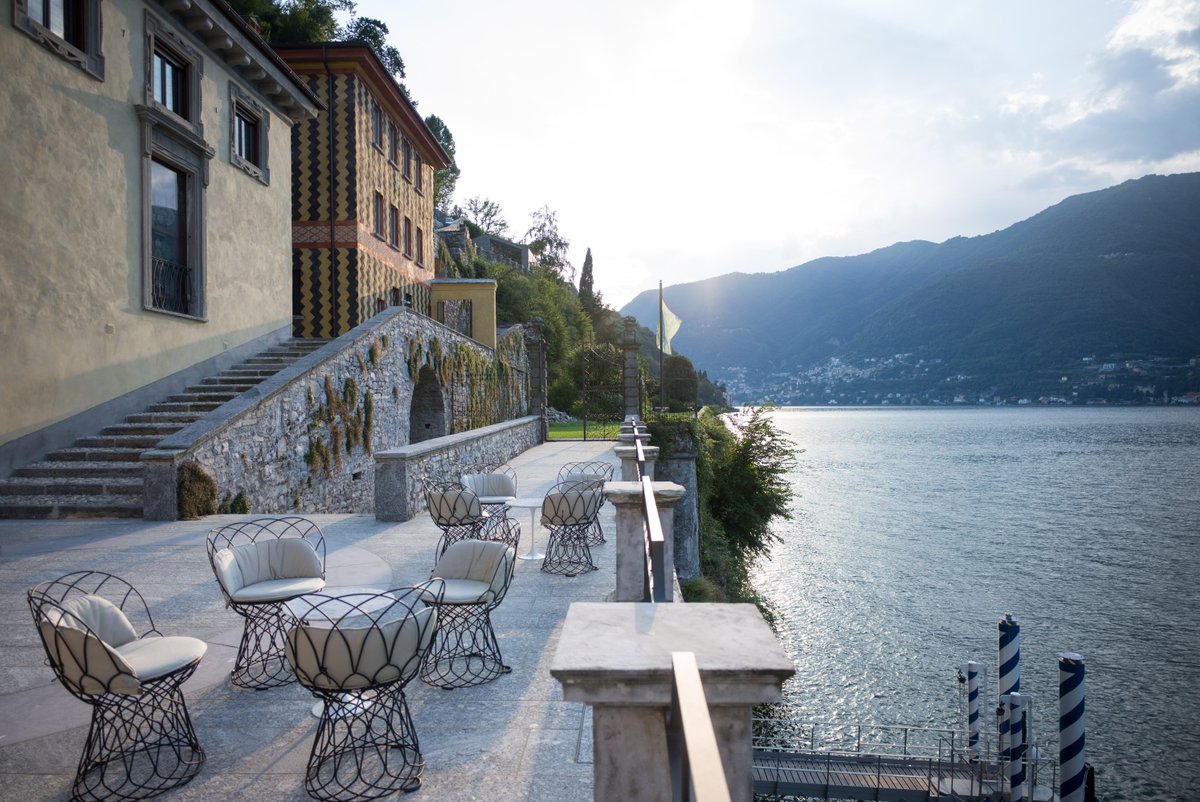 Classical interiors, splendid outdoors. A perfect match made in Villa Pliniana, historical Palazzo of Lake Como.
.
.
#LakeComo #italy #destinationwedding #wedding #historic #serenohotels  #villarental #luxuryVilla #beauty #private #Travel  #italy #romance
#lhwtraveler #palazzo