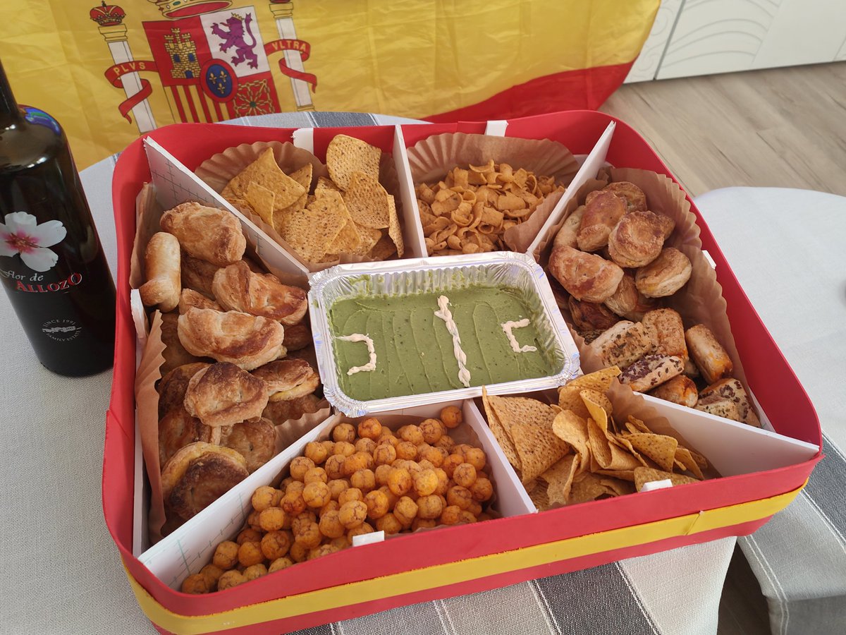 joseludecelis's tweet photo. Así se ve mejor el partido de @SEFutbol ! #Finaleuro2024 #EURO2024 https://t.co/8rv708zZfc