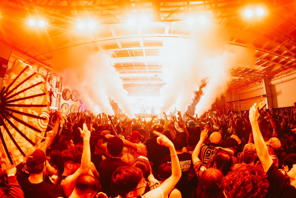 Rattleship day 2. Crowd energy and lineup went to another level last night. Closing the wknd at an aircraft carrier with these incredible artists was second to none:

RL Grime b2b Juelz 
Culture Shock
Whipped Cream
LYNY
Jawns
Nikita the wicked
plus ramongpang, mochi, ardi party,