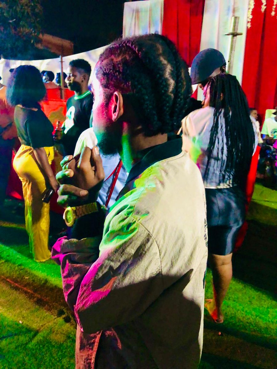 pala4evernm's tweet photo. Lá fomos nós de novo.

Festival I ❤️ Malueca É Nosso. https://t.co/9URGNKcE5G