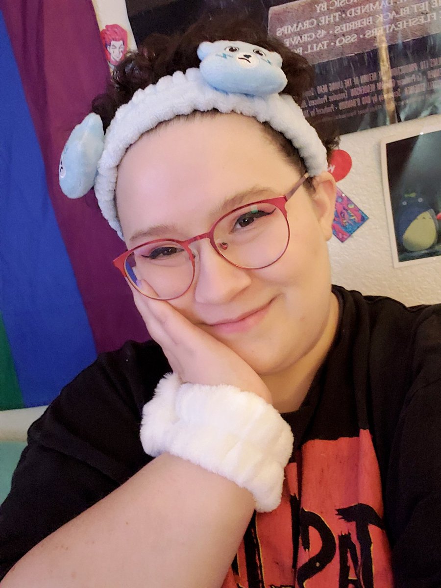 gobroller's tweet photo. #FFXIVSelfie i got bears on my head https://t.co/w0r3kIMVAz