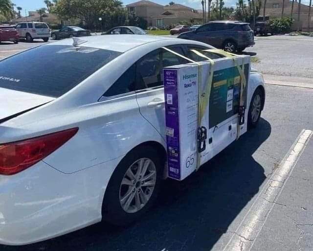 Looks like they needed a man with a truck! https://t.co/E6vMBH6Rjx