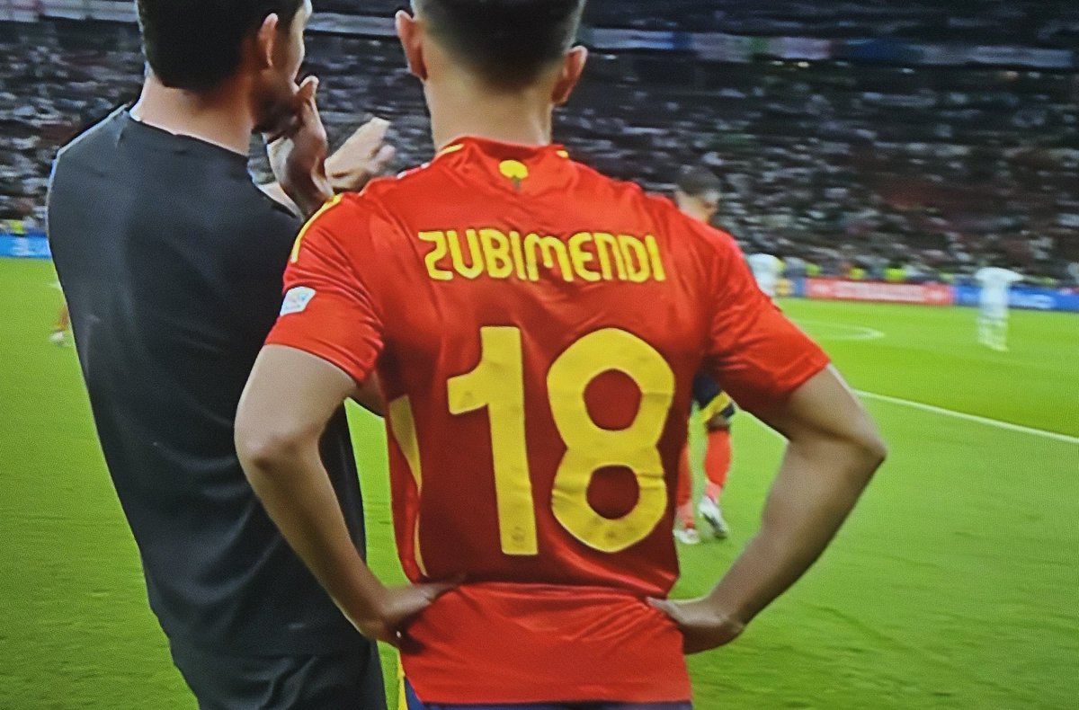 frabigol's tweet photo. Ancelotti cuando el lateral izquierdo del Real Madrid no pasa al ataque https://t.co/onyLPeWtTr