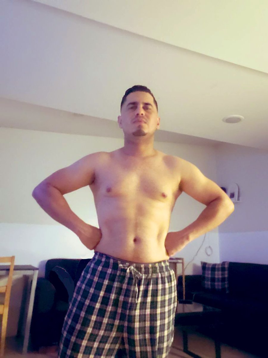 mikedaddy505's tweet photo. A mis casi 40 como me califican? https://t.co/wp6YUbrXzK
