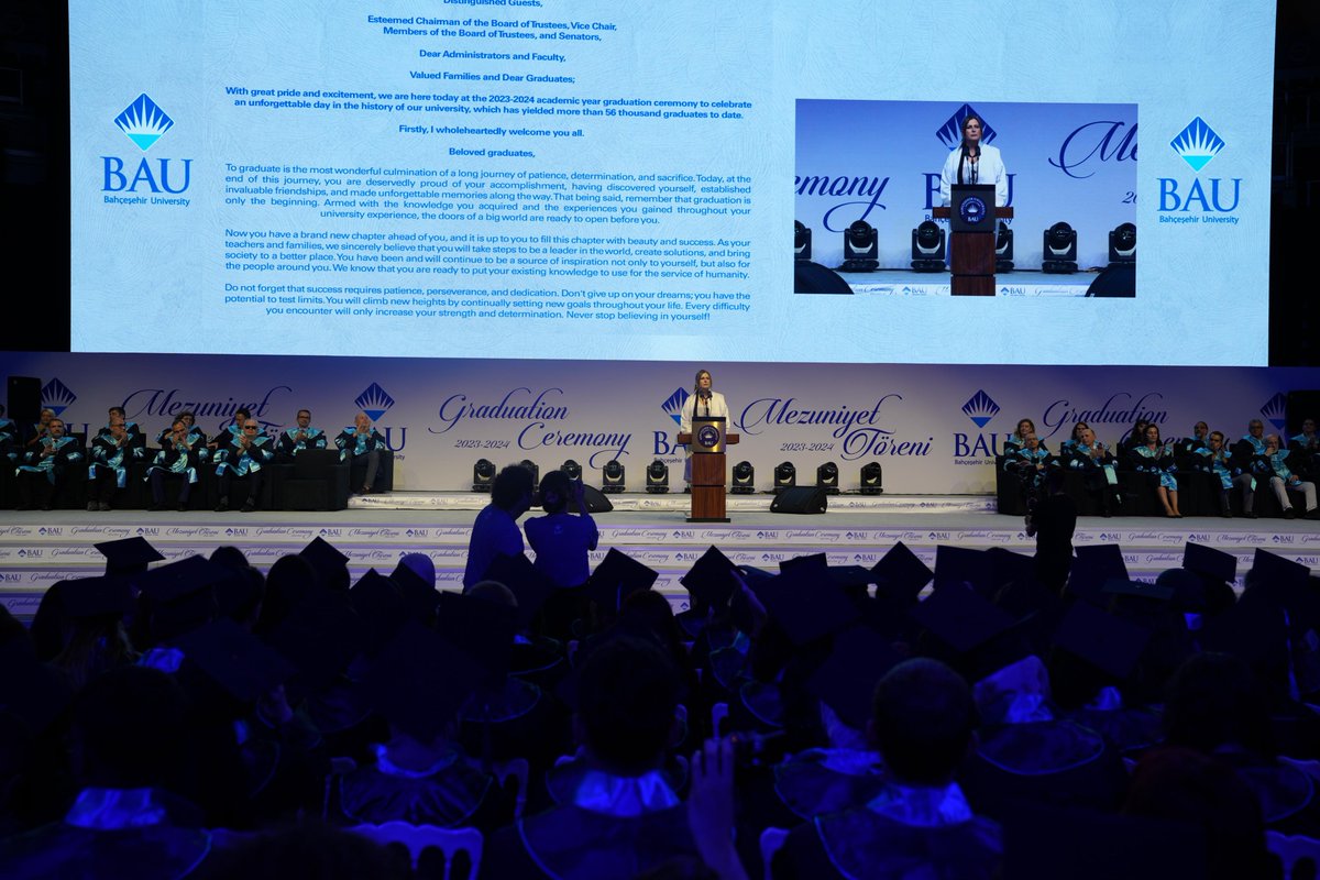 Bahcesehir's tweet photo. BAU ailesi olarak, bu yıl mezun olan 6000 öğrencimizi gönülden tebrik ediyoruz! 🎓✨ Yeni yolculuklarında mutluluklar ve başarılar diliyoruz! 💙 https://t.co/6T7yioViPZ