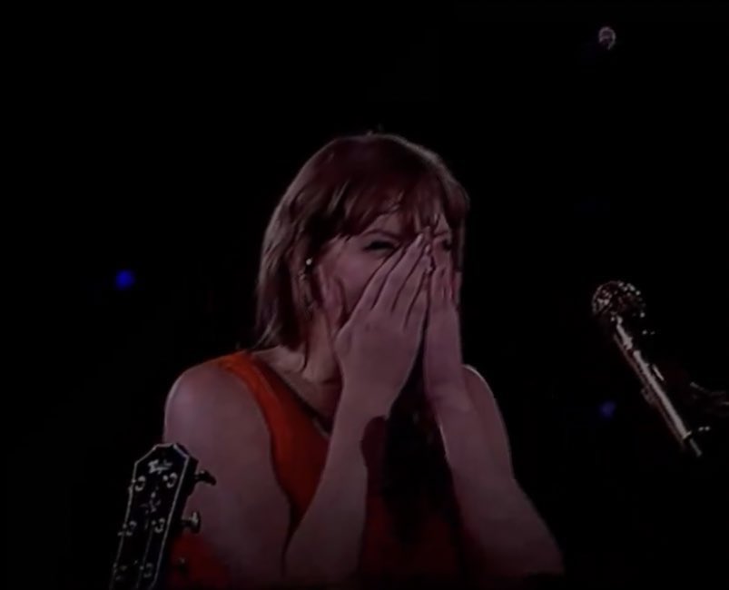 itstimetosimp's tweet photo. Il mio animale preferito è Taylor Swift con i fan italiani  #MilanTSTheErasTour https://t.co/gW5ia7MZ2B