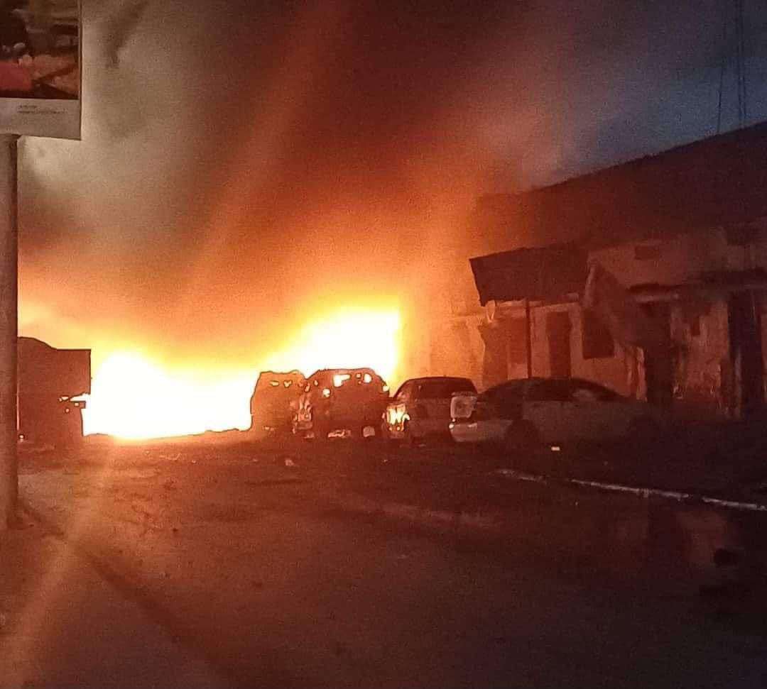 JustAidarus's tweet photo. BREAKING: A suspected car bomb has targeted the Top Coffee restaurant in Boondheere District, #Mogadishu, late Sunday evening. Witnesses report multiple casualties.

The extent of the casualties from the recent explosion is still unclear, but various rescue efforts are underway. https://t.co/ZhJyUdrzgs