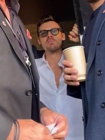 yoyo_idk's tweet image. louis e harry na eurocopa, god i love the english