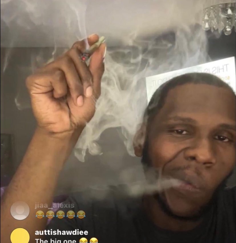 MarLife_'s tweet photo. I’m so happy my dick fake. I would’ve been on 10 different child support by now https://t.co/I7bD7G0cCH