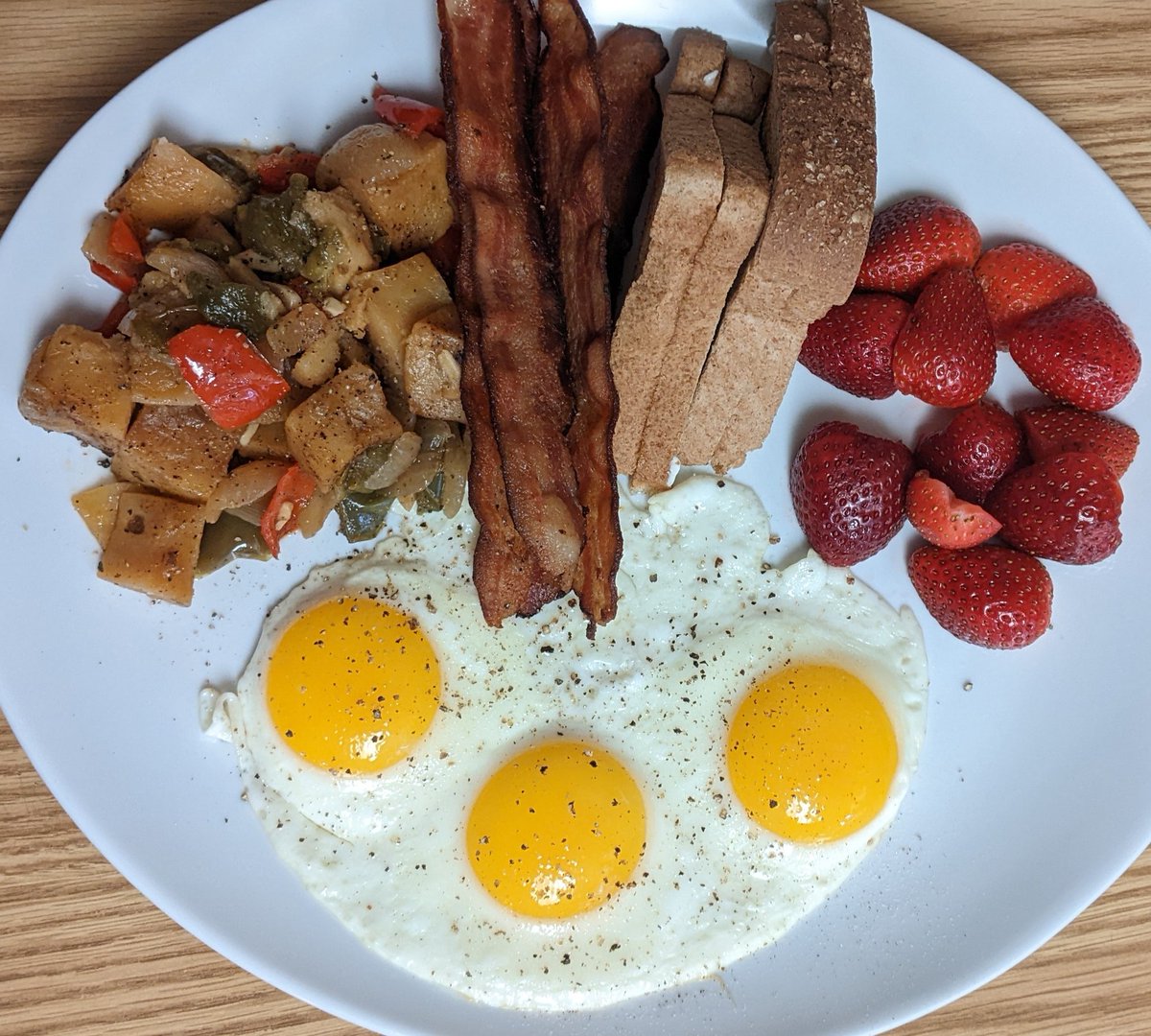 recipesallkinds's tweet photo. Sunny Side Up Eggs, Bacon, Potatoes O'Brien, Wheat Toast, Strawberries 

#allkindsofrecipes #testkitchen #sunnysideupeggs #sunnysideup #eggs #friedeggs #threeeggbreakfast #bacon #baconandeggs #potatoesobrien #wheattoast #toast #strawberries #breakfast #bigbreakfast https://t.co/U9i8rugbel