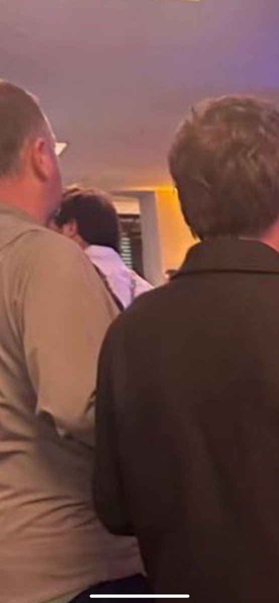 tskitsch's tweet image. close enough welcome back larry stylinson