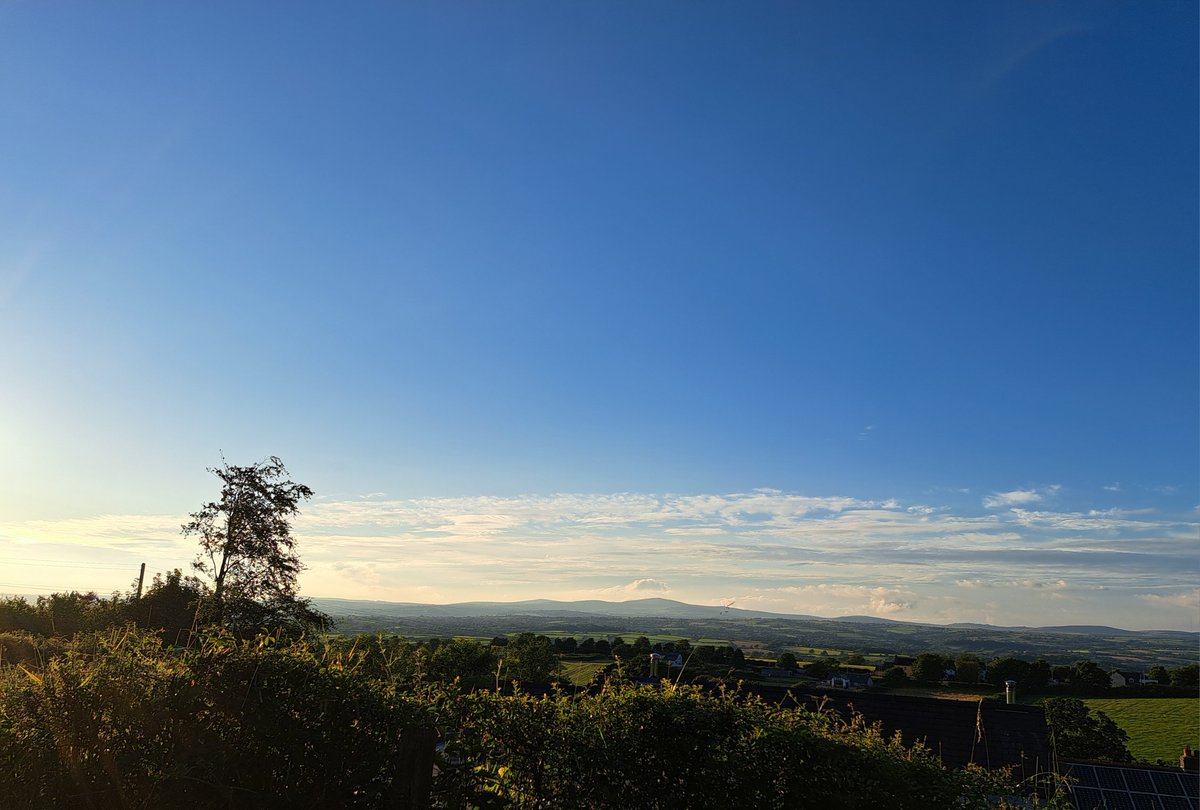 Richard_M_Owen's tweet photo. #sunset away from it all.
Looking north to the #preselis
#Pembrokeshire #WALES
#summer π΄σ §σ ’σ ·σ ¬σ ³σ Ώβ°οΈβοΈππ https://t.co/9R39mAuTrq