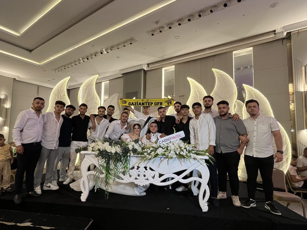 Canımız ciğerimiz HÜSEYİN DOĞRU abimiz İrem hanımefendi ile dünya evine girmiştir.HÜSEYİN&amp;İREM çiftine bir ömür mutluluklar dileriz.