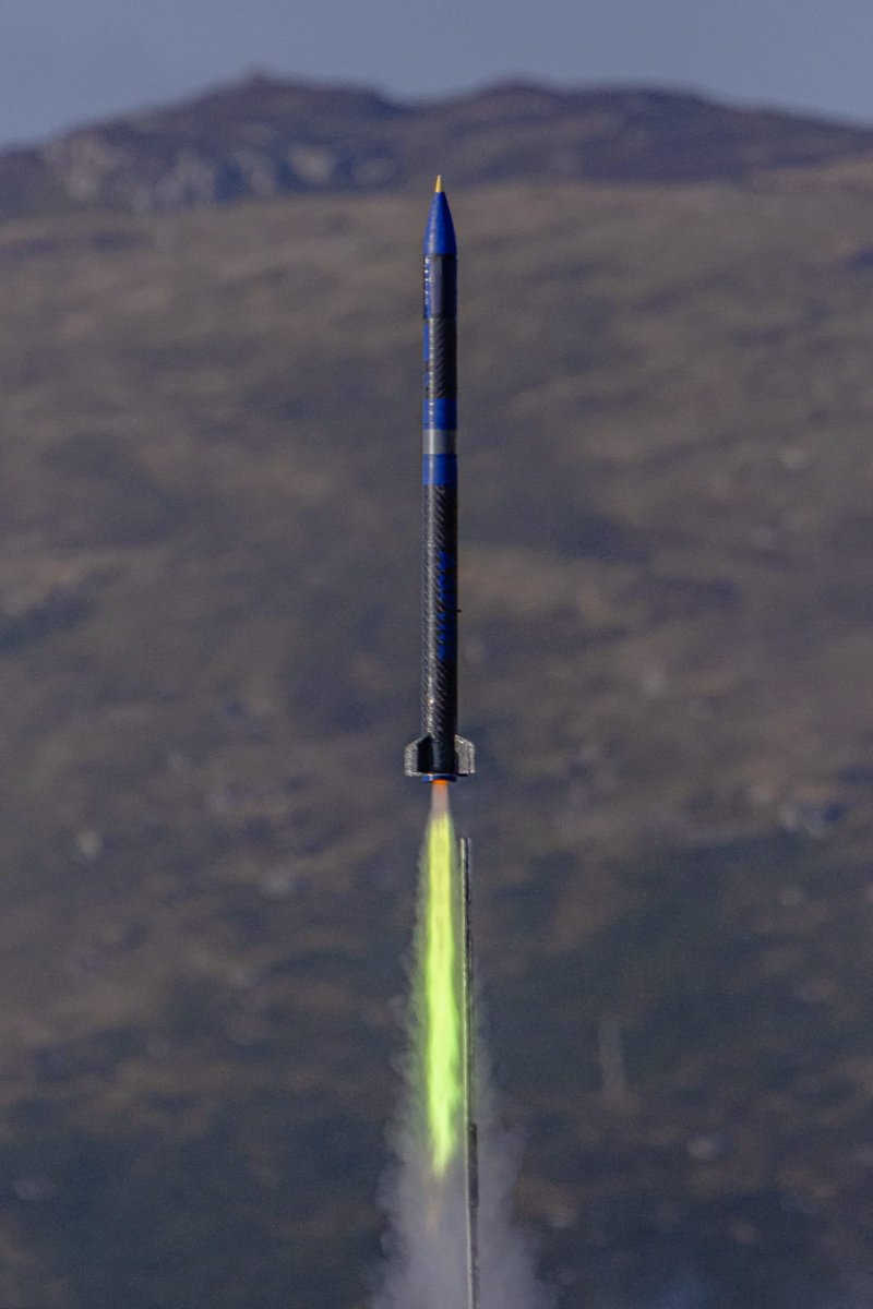 Great Picture of Aspire's launch, made by our students <a href="/UoNAerospace/">UoN Aerospace</a> <a href="/NottSpace/">NottSpace</a> .