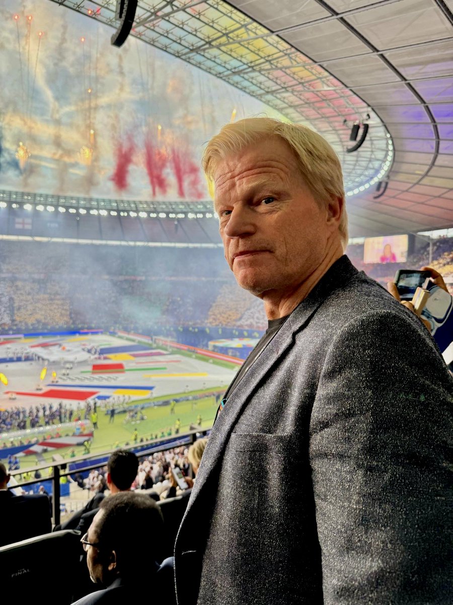 Oliver Kahn tweet media