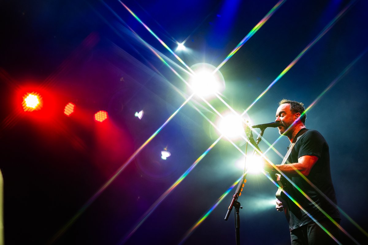 davematthewsbnd's tweet image. It was a hot one yesterday in Bristow, VA! Thank you all for coming and #SeeYouOnTheRoad in Gilford, NH on July 16 &amp;amp; 17.

📸 @rodrigodmbrasil