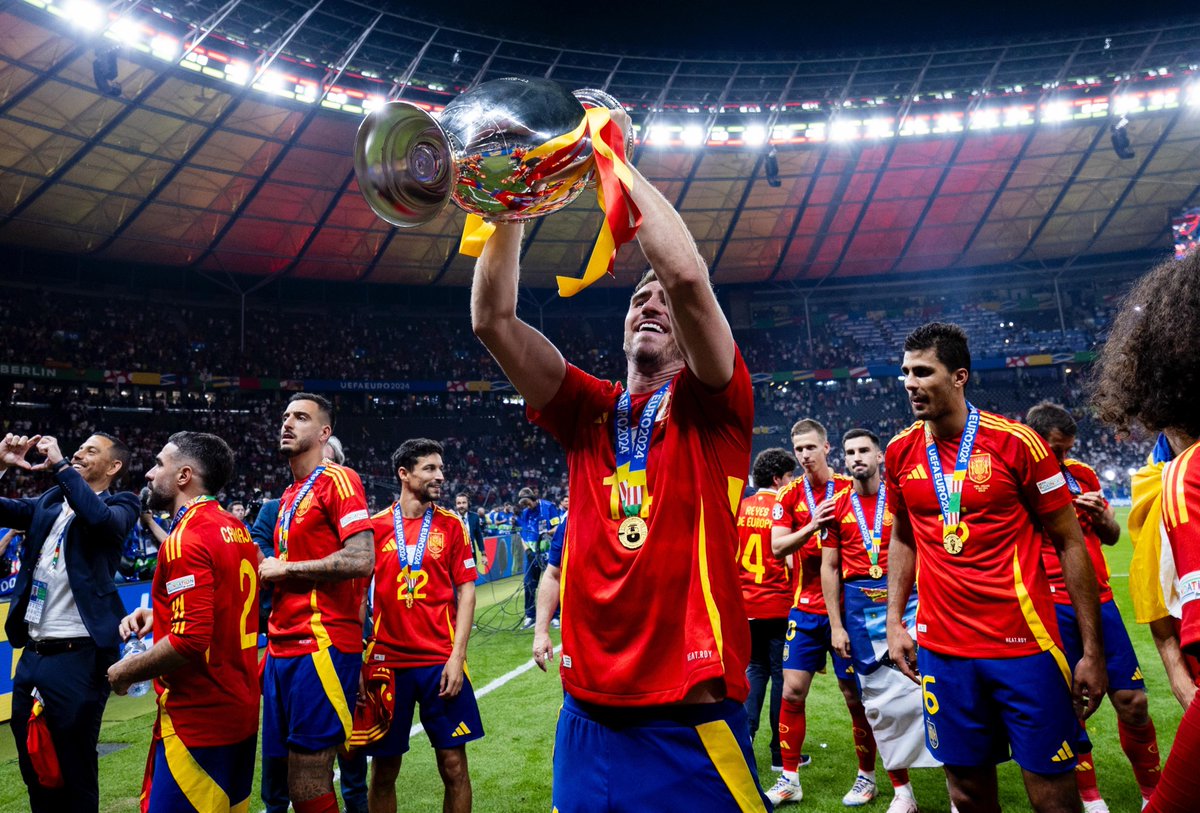 ❤️ 𝗣𝗢𝗥 𝗔𝗣𝗢𝗬𝗔𝗥𝗡𝗢𝗦 𝗘𝗡 𝗖𝗔𝗗𝗔 𝗣𝗔𝗥𝗧𝗜𝗗𝗢.

💛 𝗣𝗢𝗥 𝗘𝗦𝗧𝗔𝗥 𝗖𝗢𝗡 𝗡𝗢𝗦𝗢𝗧𝗥𝗢𝗦 𝗗𝗘𝗦𝗗𝗘 𝗘𝗟 𝗠𝗜𝗡𝗨𝗧𝗢 𝗨𝗡𝗢.

❤️ 𝗘𝗦𝗧𝗔 𝗖𝗢𝗣𝗔 𝗘𝗦 𝗩𝗨𝗘𝗦𝗧𝗥𝗔

#VamosEspaña | #C4MPEONES