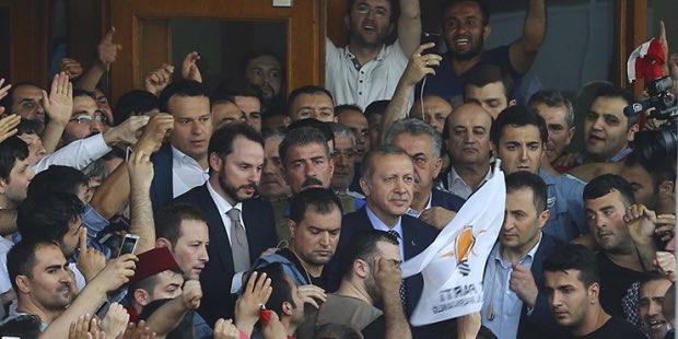 Hayati_Yazici's tweet photo. “Değil üzerinden 7 yıl, 70 yıl da geçse 15 Temmuz'un unutulmasına ve unutturulmasına izin vermeyeceğiz”

#15Temmuz
#MilletinZaferi https://t.co/ALEWeTkh0R