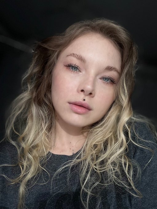 Catch me here for some chats 👇🏻❤️  https://t.co/dhJSIHc8UO https://t.co/lyrsnYQGvm