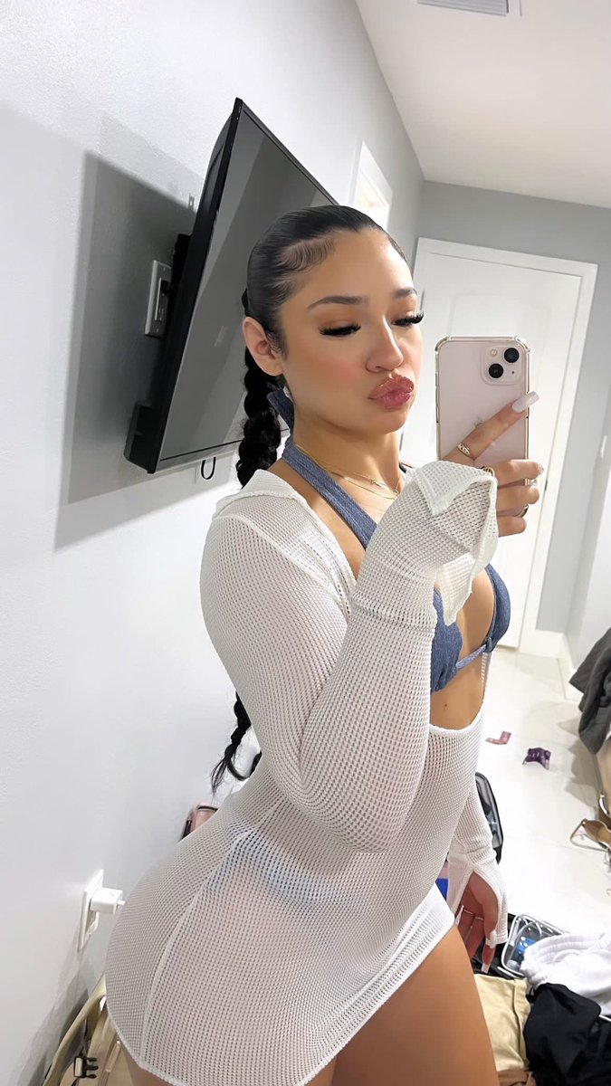 clar1ssacantu's tweet photo. 😘 https://t.co/WqYyIwLWIy