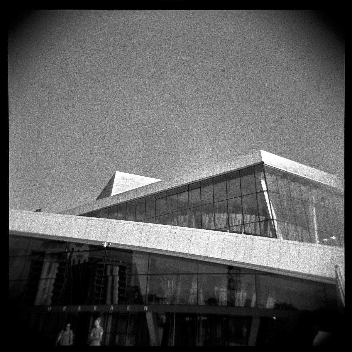 And_rew_Wilson's tweet photo. #Oslo #Norway #visitoslo #Holga #blackandwhite #shotonfilm #square #sculpture #Vigeland #VigelandPark #VigelandMuseum #ScubaDiver #PublicSculpture #DynaFyr #ship #doubleexposure #scarecrow #NorskFolkeMuseum #Bygdøy #AstrupFearnley #OsloOperaHouse @captureone #editwithus https://t.co/Lx0DPbWxu0