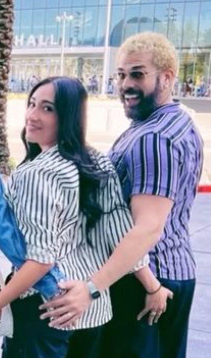 AlabadoDaily's tweet photo. Day 31 - Krystina and Joel!! 🥰 idk why she’s grabbing his ass in the second photo don’t ask me #krystinaalabado #joelperez #kissmyaztec https://t.co/GaSGYN25pC