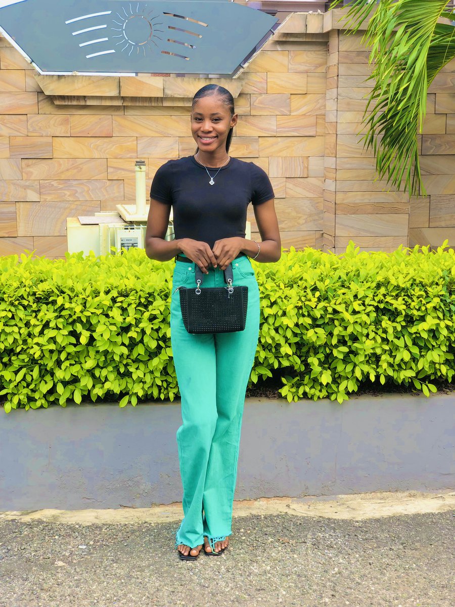 SweetTisna's tweet photo. How I pulled up for Martin and Tessy on Friday
#meetandgreet 
#Tessy 
#martess 
#greenarmy https://t.co/e0uFsC9t4S