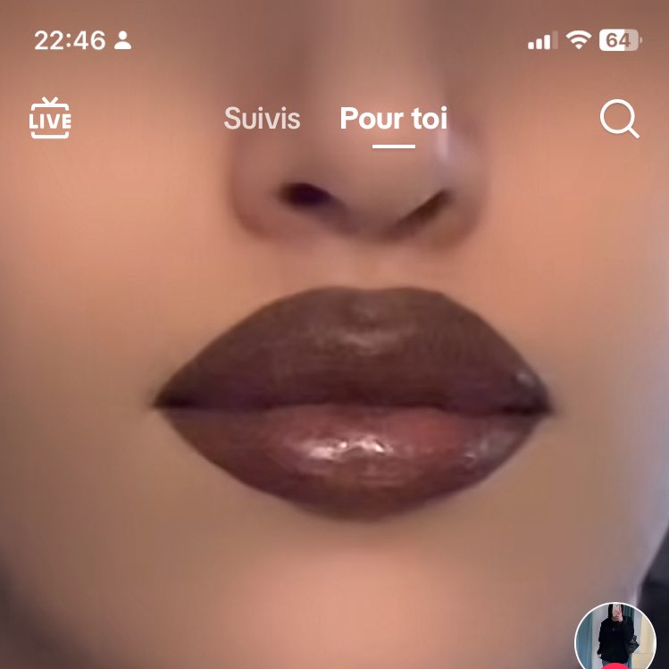 uuuser_c's tweet photo. POURQUOI ? PoUrQuOi ? c’est trop moche arrêtez ça https://t.co/Bdblt1t0Xq