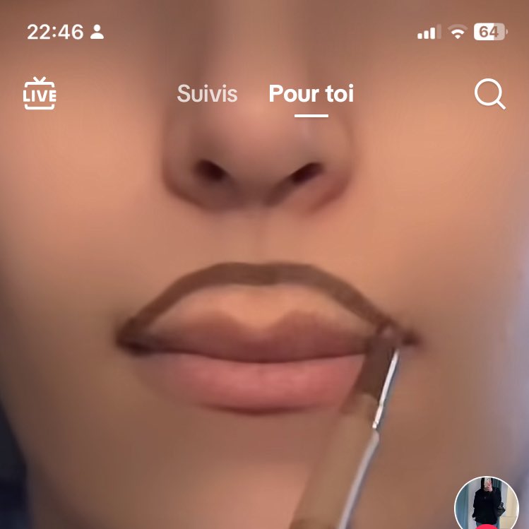 uuuser_c's tweet photo. POURQUOI ? PoUrQuOi ? c’est trop moche arrêtez ça https://t.co/Bdblt1t0Xq