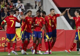 Varios hijos de inmigrantes y algunos vascos le están dando la Eurocopa a España. Vaya noche para los fachas.