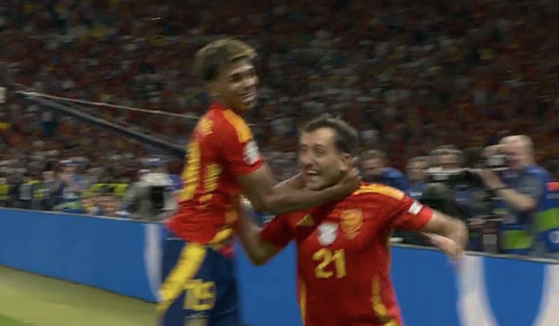 FanZoneUK's tweet photo. OYARZABAL SCORES A LATE GOAL TO PUT SPAIN IN THE LEAD 🇪🇸💥

#EURO2024 | #ESPENG https://t.co/IXR1vN1oUa