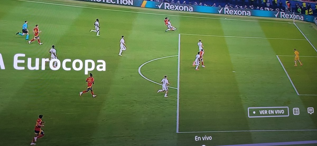 DUTapp's tweet photo. ¿Y eso no es fuera de juego?
#EspañaVSingaterra #Eurocopa #final #ESPvsING #EspañaIngñaterra https://t.co/t1MqKD6y9d