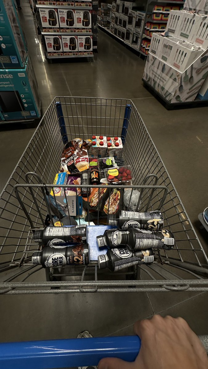 3ricDover's tweet photo. Gymrats groceries, right @ShaneStoffer ? https://t.co/3paOXX3yS0
