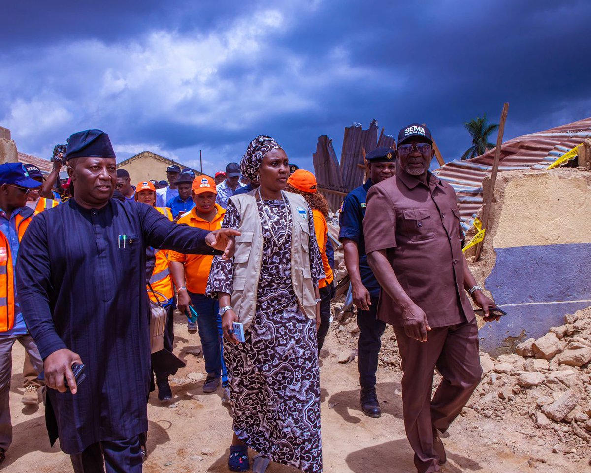 TheZubaidaUmar's tweet photo. We visited the survivors of the collapsed school building in Jos at the hospital where they are receiving medical care and conducted an on-the-spot assessment of the building site that resulted in the loss of many young lives and left several others injured earlier today.
It is crucial that we collectively advocate for stringent measures to enhance building safety across Plateau State and our entire country. The ugly incident must serve as a wake-up call for responsible authorities to review and refine the enforcement and compliance to building regulations to avoid irreparable losses of lives of our loved ones.
Incidences of building collapses in the country are quite worrisome as most of them are avoidable as they do not stem from natural causes but largely as a result of human factors. Both developers and building regulators must live up to their responsibilities.