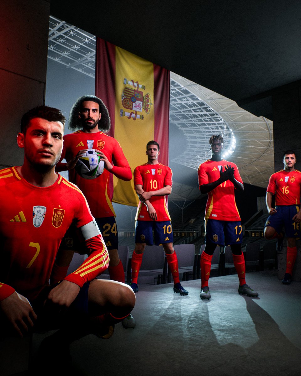 EASPORTSFC's tweet photo. Record breakers. Spain are crowned champions of Europe for a record fourth time. https://t.co/bbkcdIO1e8