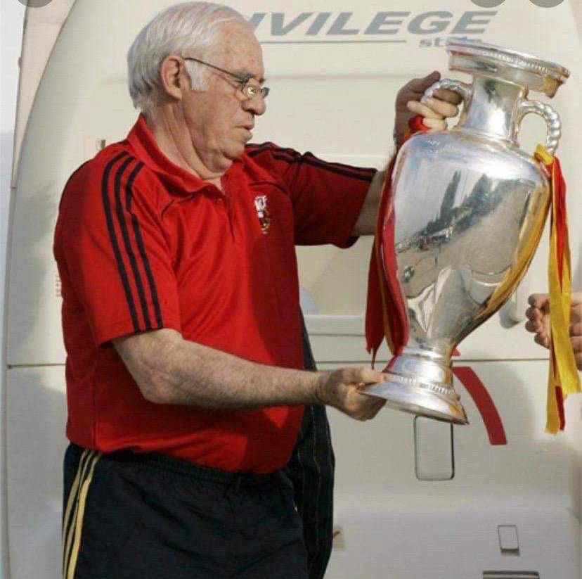 MemelenciaFC's tweet photo. Va por ti, Luis https://t.co/WhGtdXZTxL
