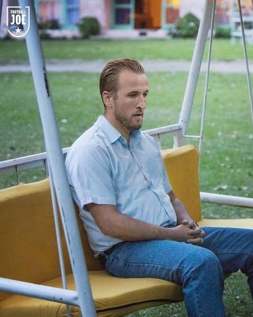 Fer7Rocha's tweet photo. Harry Kane después de volver a perder una final pero ahora con Inglaterra 🤣🤣🤣 si el Cruz azul fuera una persona, sin duda sería este hombre 🤣 https://t.co/krBYiAVFa9